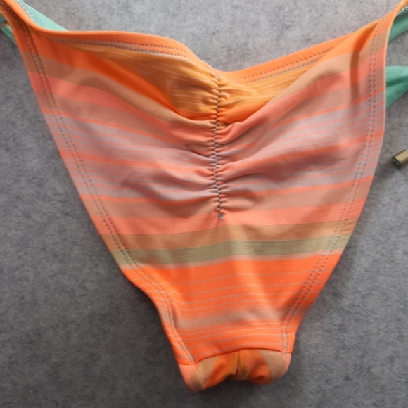 NWOT Vitamin A chevron swimsuit bottom - Picture 4 of 7